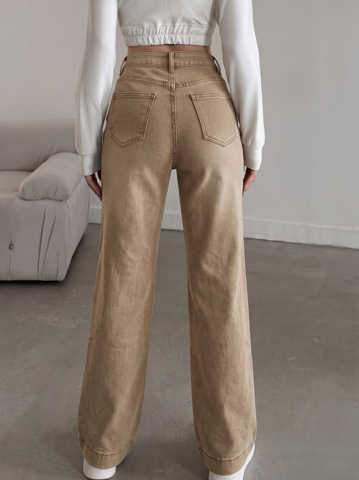 Effortless Brown Wash Flare Jeans for Women with High Waist Button Front Pocket Detail Relaxed Style