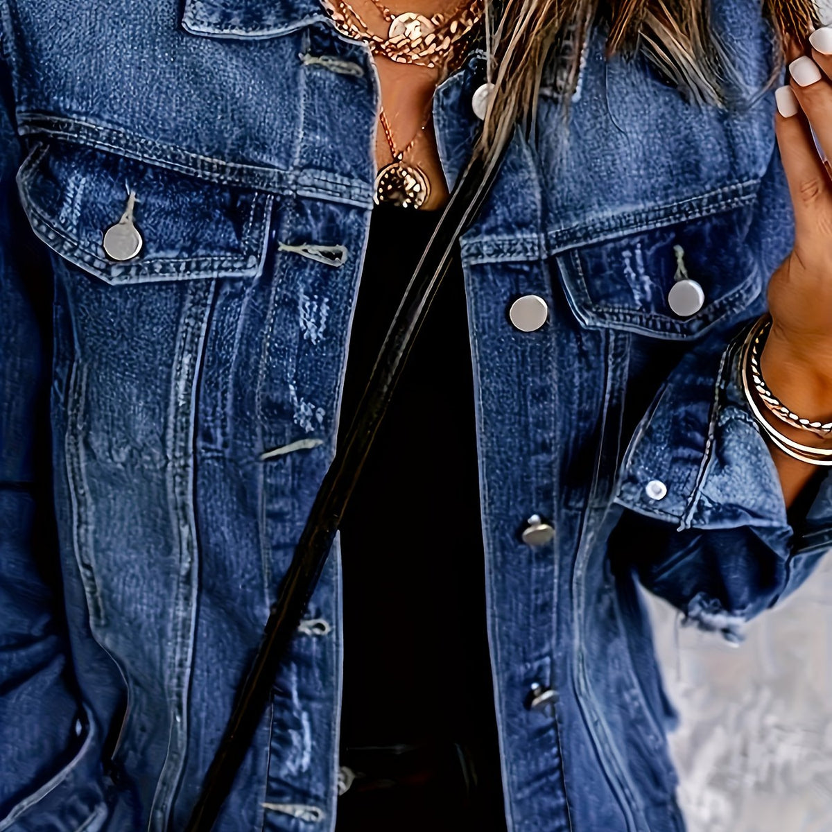 Relaxed Fit Washed Denim Jacket with Collar and Raw Hem
