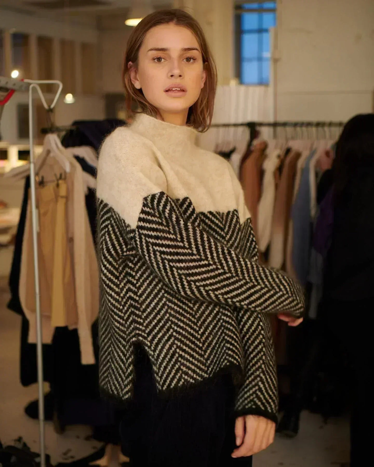 Comfortable Herringbone Colorblock Sweater for Women with Turtleneck Long Sleeve Oversized Knit Style