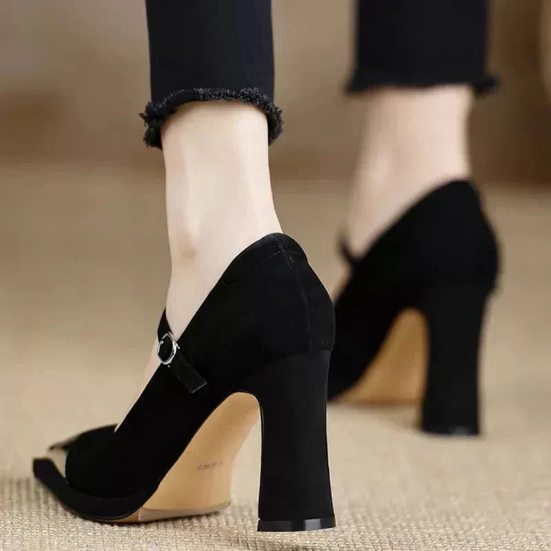 Mora Elegant Pumps