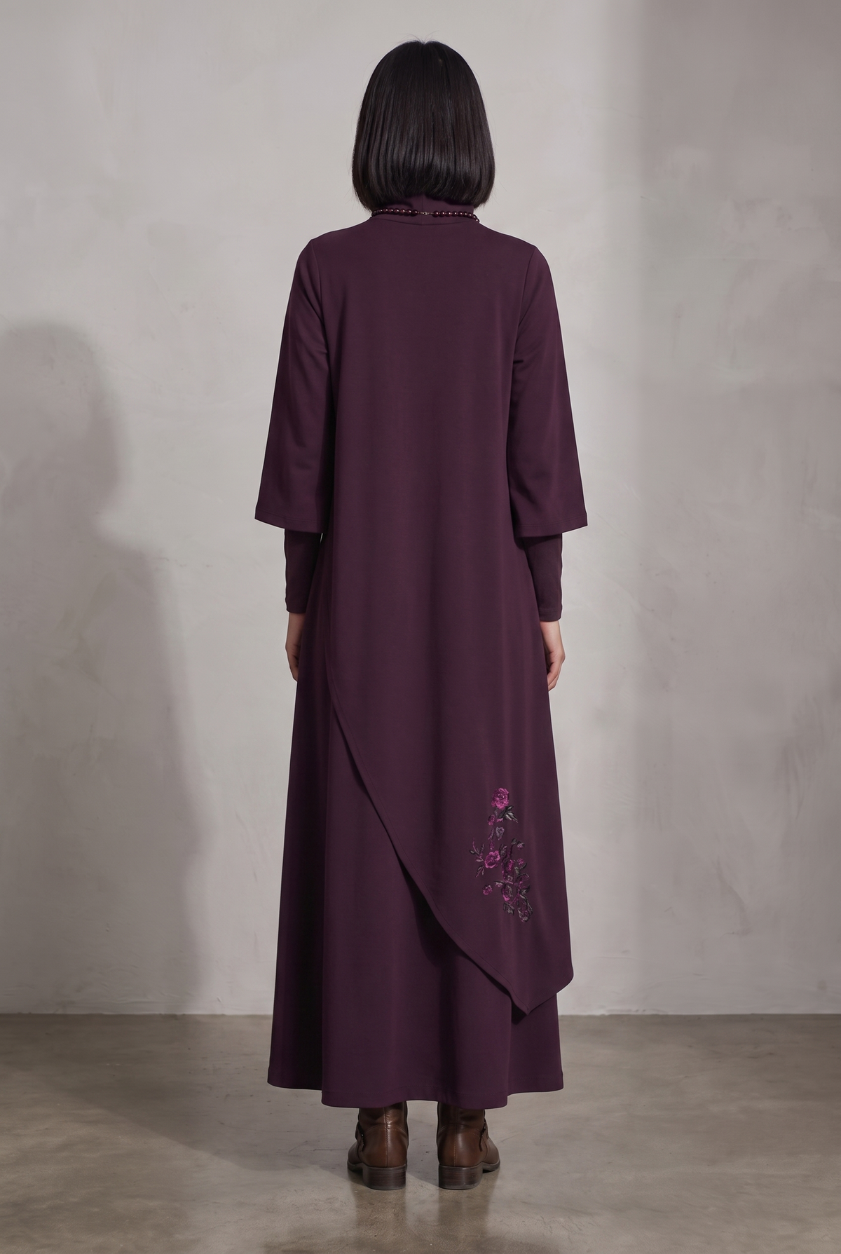 Women's Plum Draped Cotton-Blend Jersey Elegant Turtleneck Embroidered Maxi Dress