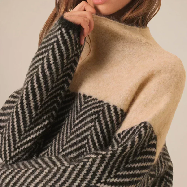 Comfortable Herringbone Colorblock Sweater for Women with Turtleneck Long Sleeve Oversized Knit Style